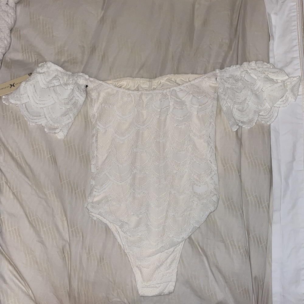 NWT Nightcap Off the Shoulder Lace Bodysuit - Picture 3 of 5
